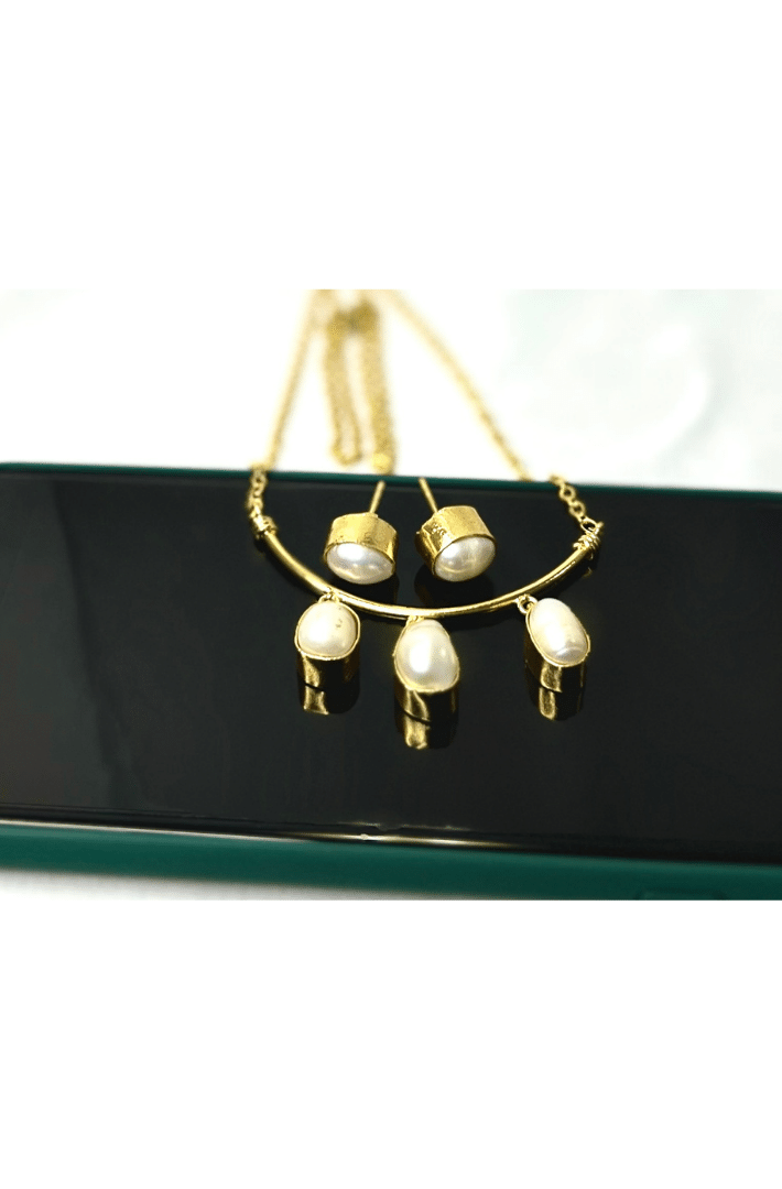 Gold plated necklace & earrings - Fresh water pearl long neckpiece and earring - Hand crafted jewellery - Statement jewellery